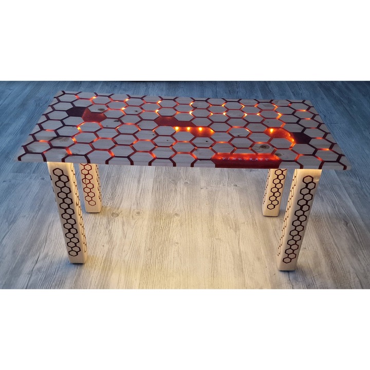 Dohányzóasztal LED világítással és Hexagon modellel fenyőből és epoxigyantából 80 x 40 x 40 cm