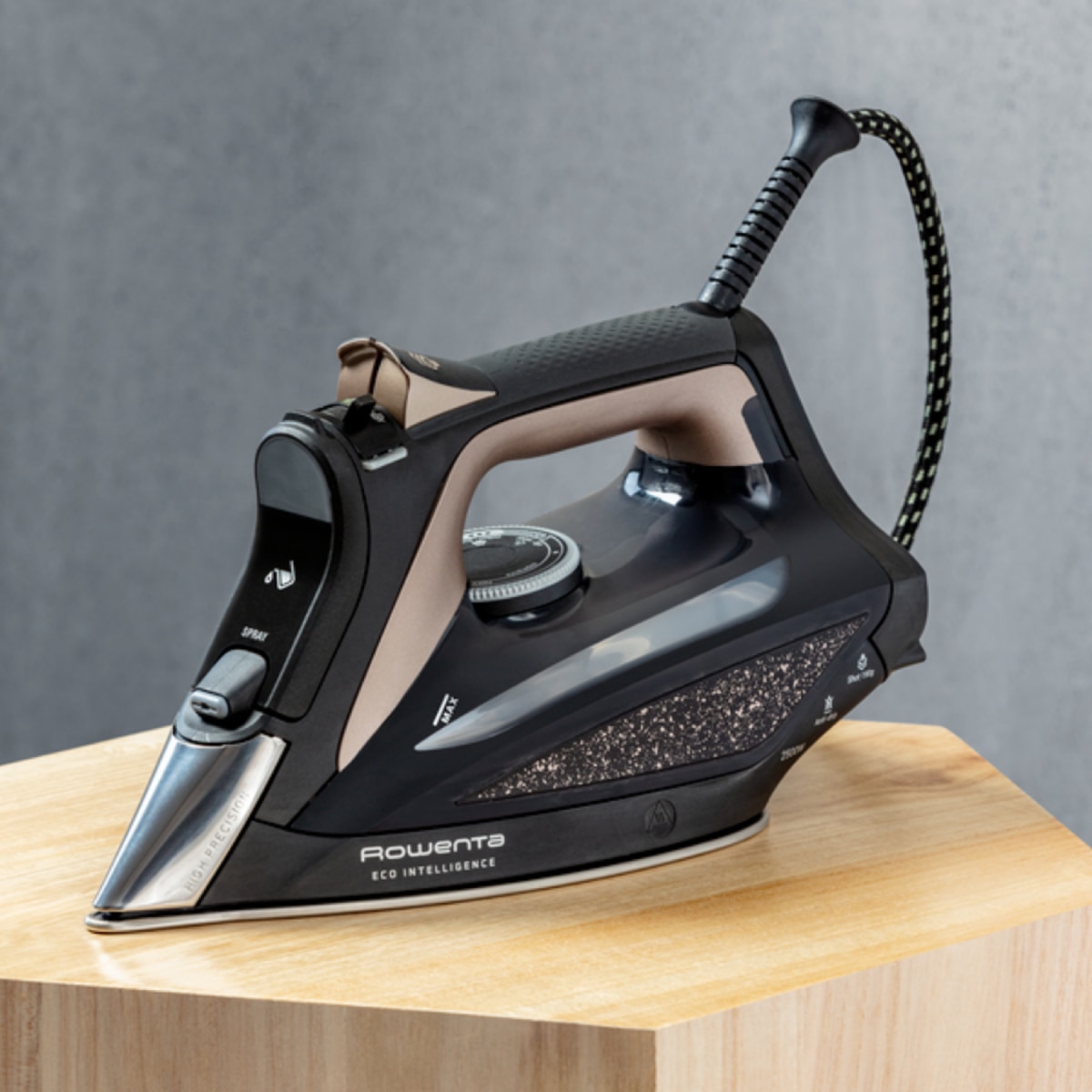 Fier de calcat cu abur, Rowenta, 2500W, Negru