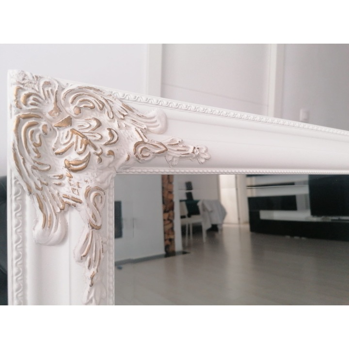Oglinda decorativa de perete, stil Baroc / Vintage, alb si auriu, 70 cm x 90 cm x 3 cm