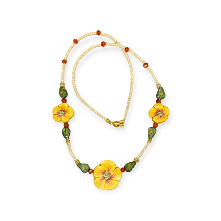 Colier cu trei flori din lut polimeric, handmade, galben, inchizatoare magnetica, 46 cm