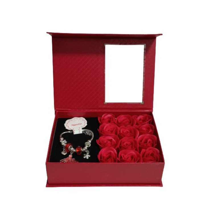 Set Love Forever 12 trandafiri parfumati din sapun si bratara martisor, impreuna cu cutie si punga cadou, culoare rosie