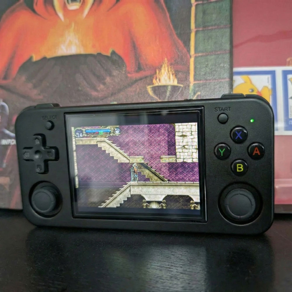 Consola portabila retro ANBERNIC RG35XX H cu jocuri, quad core Cortex-A53 1.5GHz, 1GB LPDDR4, IPS LCD 3.5" 640x480, 3300 mAh, WiFi 5, Bluetooth 4.2, negru