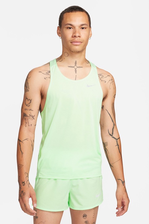 Nike, Top cu decupaj pe partea din spate pentru alergare, Verde pal