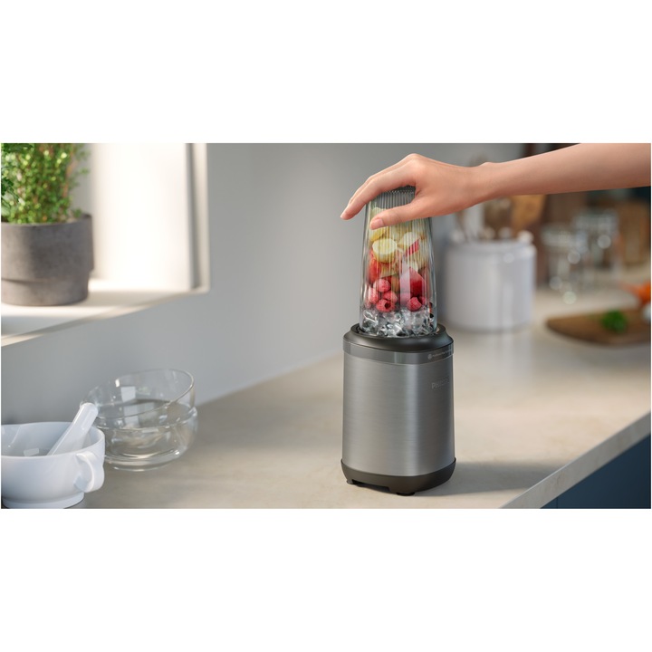 Блендер Philips HR2764/00 Series 5000, 800 W, Технология и остриета ProBlend Plus, Свалящи се остриета, Чаша с капак 700 мл, Компактен дизайн, Черен/Сребрист