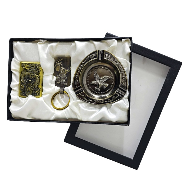 Подаръчен комплект за мъже Travel Kit, кутия с пепелник, ключодържател и запалка от античен метал, 19x13 см, Vintage злато, Velve