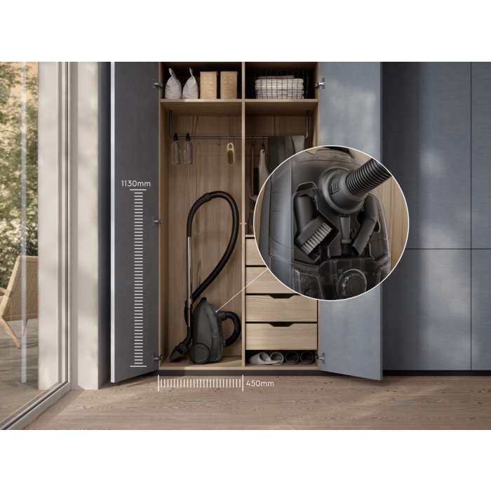 Aspirator cu sac Electrolux Seria 300 EB31C1DB, 750W, 31% plastic reciclat, filtru HEPA lavabil, tub telescopic, rază de actiune 7,5 m, accesorii 2in1 in bord, albastru denim