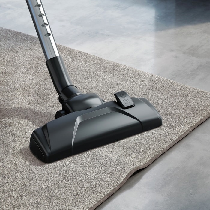 Aspirator cu sac Electrolux Seria 300 EB31C1DB, 750W, 31% plastic reciclat, filtru HEPA lavabil, tub telescopic, rază de actiune 7,5 m, accesorii 2in1 in bord, albastru denim