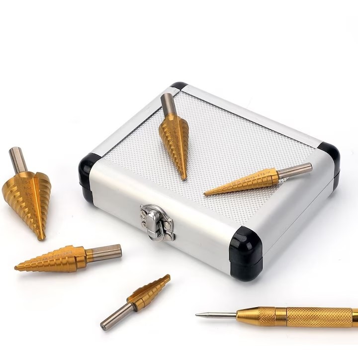 Set burghie in trepte, 6 Piese, Cu perforator central automat si cutie aluminiu, bricolaj la domiciliu, Usor de transportat, depozitat, Pentru mesteri, profesionisti, Titan/Otel 3-35 mm, Auriu