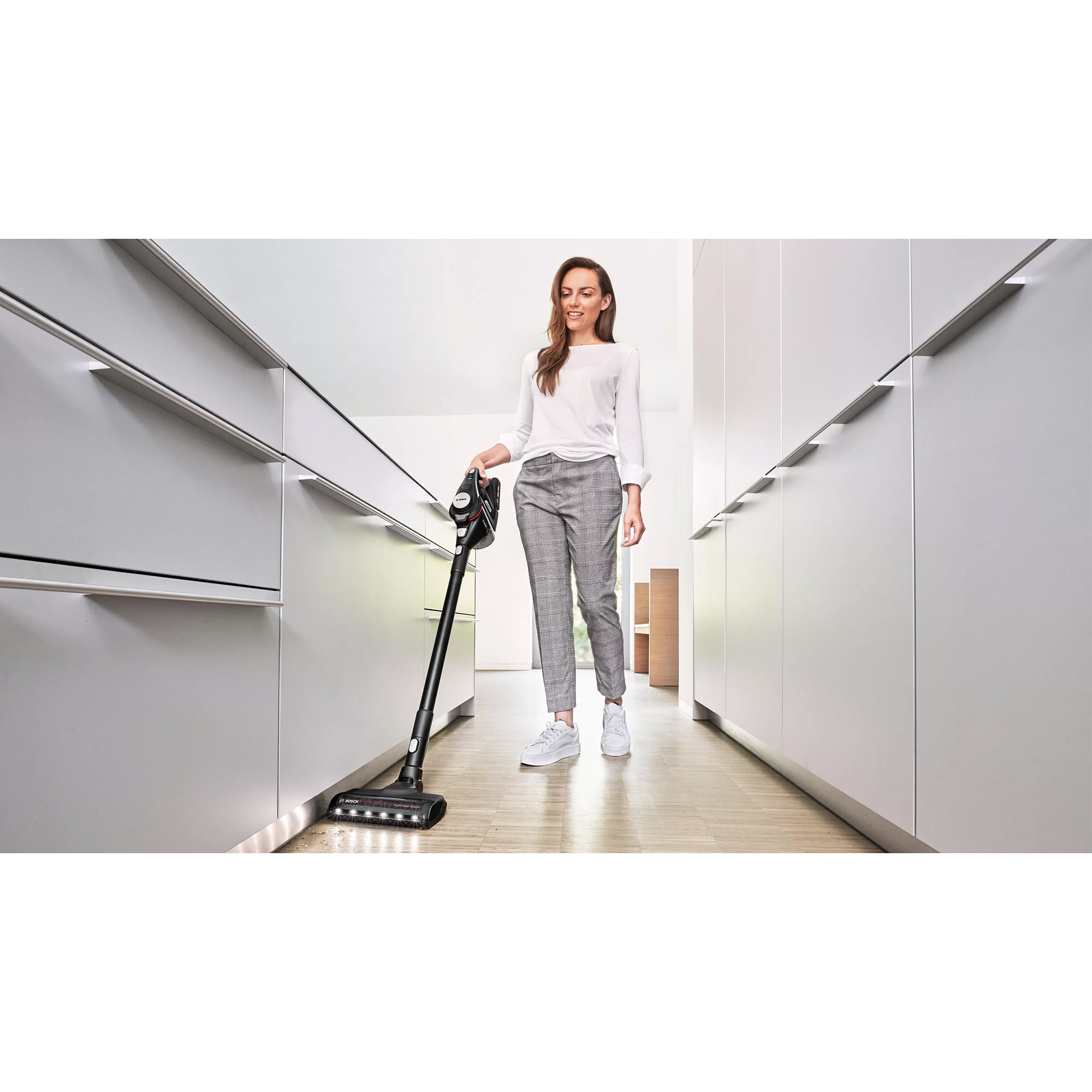 Aspirator vertical fara fir Bosch BCS8214BL Unlimited S8, autonomie 65min, lumini LED, capacitate de colectare 0.4 l, negru