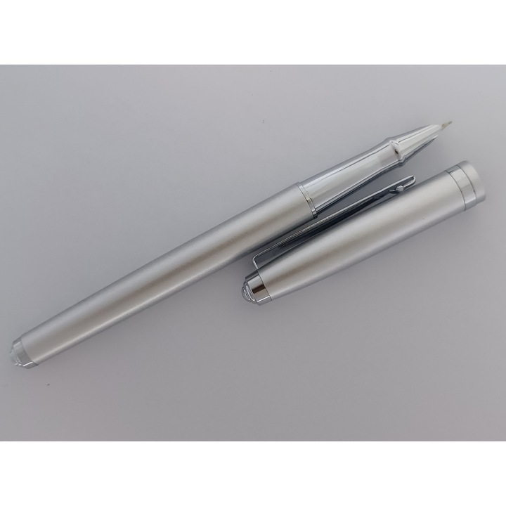 Stilou Ecada metalic gri-mat, penita ascunsa, cu convertor sau patron de cerneala standard/lung