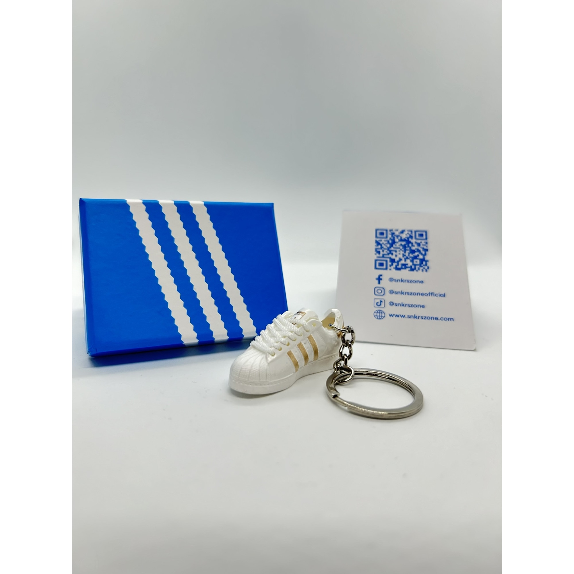 Adidas Originals Superstar White & Golden Edition kulcstart, PVC + gumi,  kzzel ksztett, 5 cm x 2 cm x 2 cm, fehr + arany - eMAG.hu