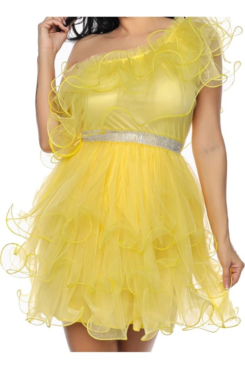 Rövid ruha tüll fodrokkal, váll nyakkivágással, ezüst övvel, Sárga