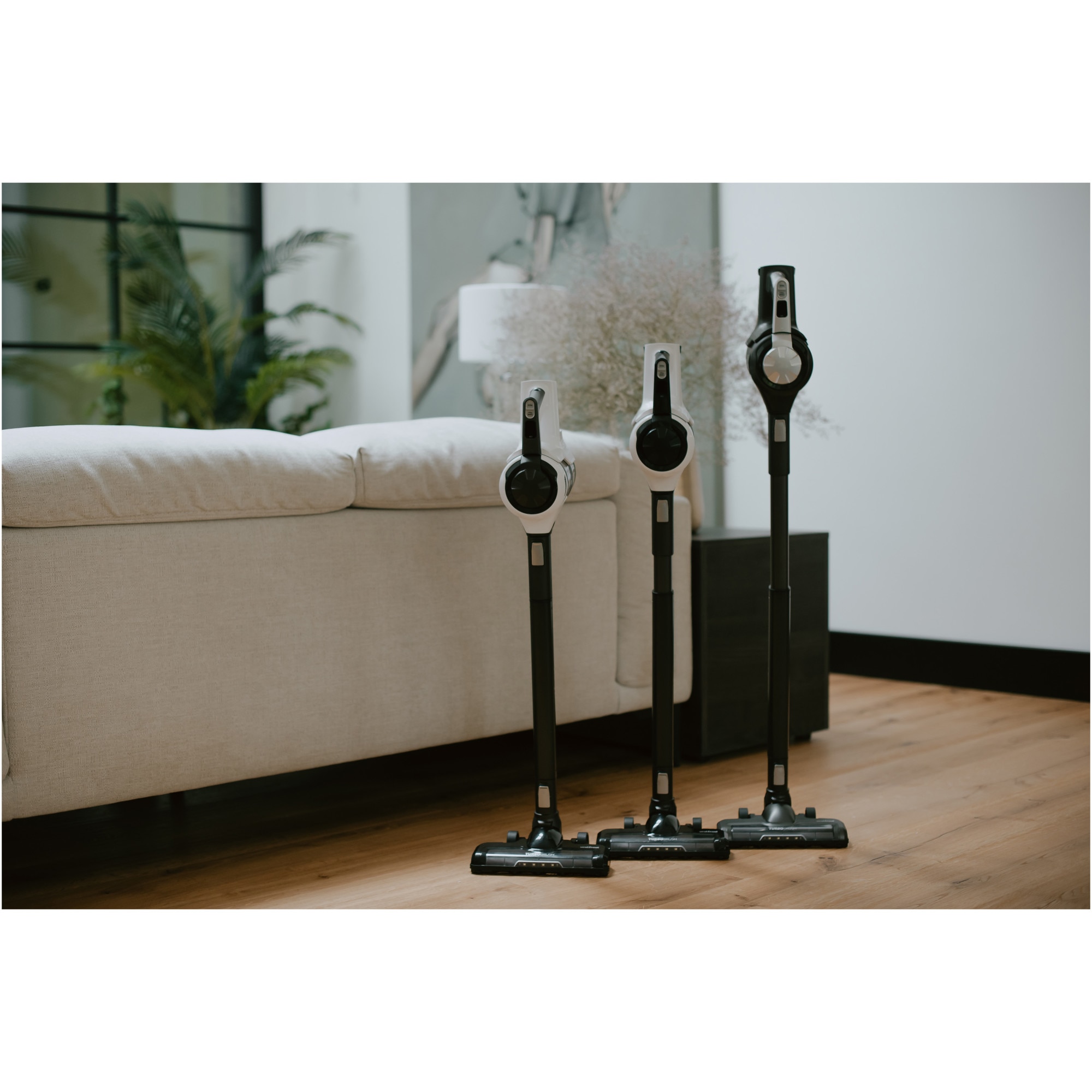 Aspirator vertical fara fir cu mop Vestfrost Aqua Plus Power VFVM4501GS, motor inverter, autonomie maxim 120 minute, negru