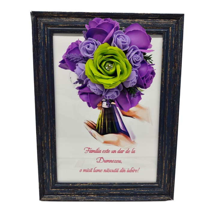 Tablou in rama A4 (30x21 cm) - Familia este un dar de la Dumnezeu, o mica lume nascuta din iubire! - v11 decorat cu flori de sapun mov - verde