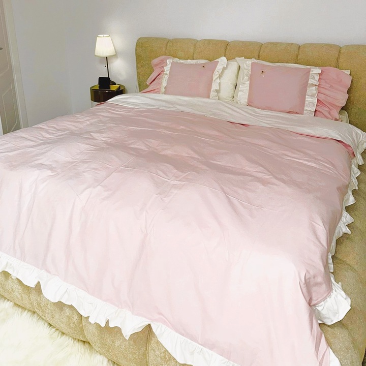 Комплект спално бельо за един човек, две момичета, Casa Bucuriei, модел на волани, 4 части, прашен розов/кремав, 100% памук, размер на чаршафа 170/250 см и плик за завивка 140/220 см