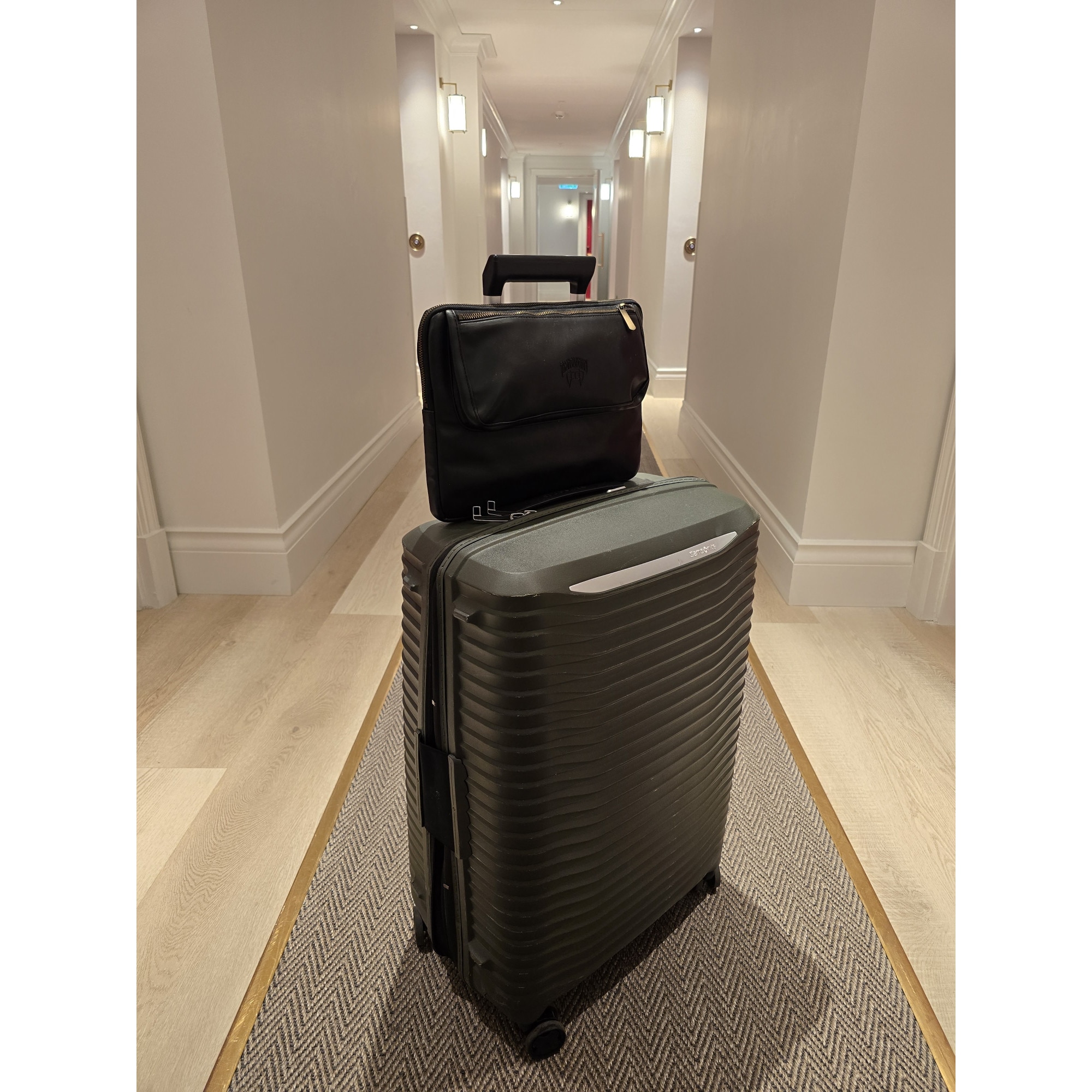 Geanta pentru Laptop 15,6 inch, Transilvanian Bags, Executive, Piele ecologica, Negru, 26x38 cm