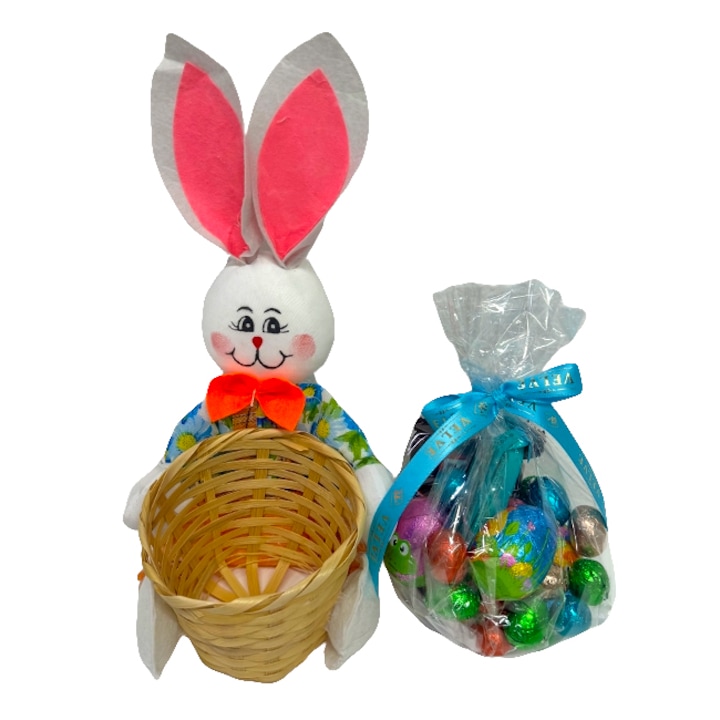 Cos Easter, baton Papi Primola 26.8gr, batoane Snikers 100gr, 4 oua ciocolata Favorina 80gr, oua mini ciocolata Favorina 80gr, in cos cadou cu iepuras bluza albastra, Velve