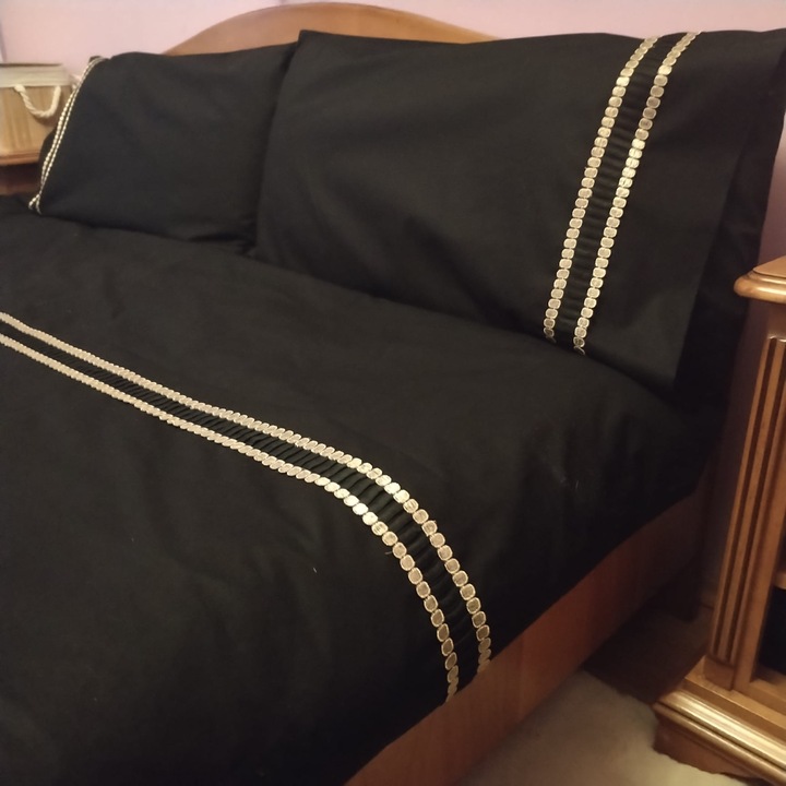 Комплект спално бельо, 320 х 320 см, Casa Bucuriei, модел Лукс, 4 части, черен, 100% памук, плик за завивка размер 250/270 см