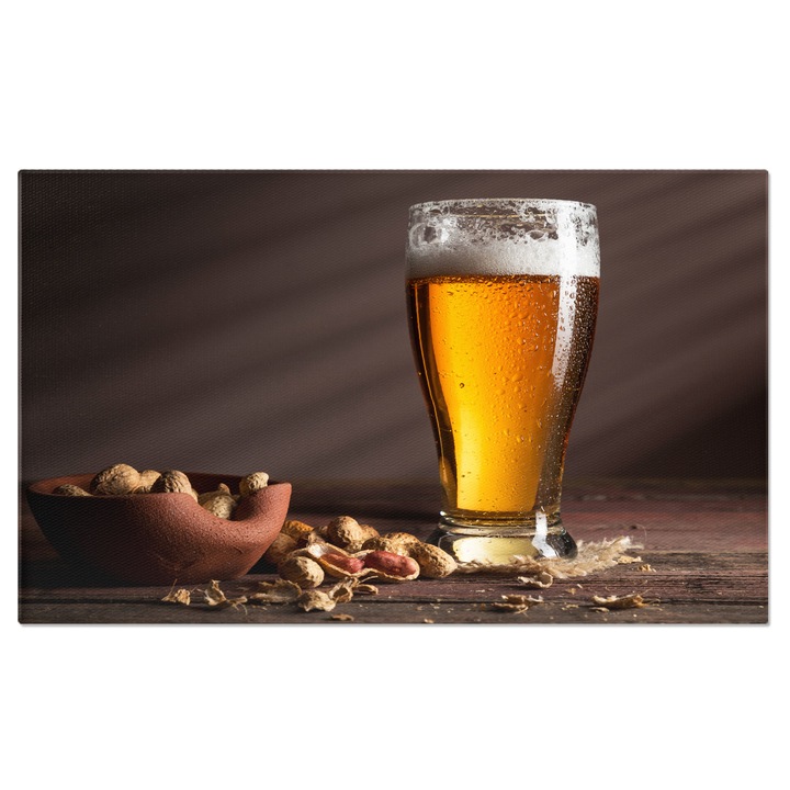 Tablou Canvas Bere Blonda Rece si arahide, O Combinare Clasica de Gustari si Racoritoare pentru Petrecerile de Vara 100x70CM
