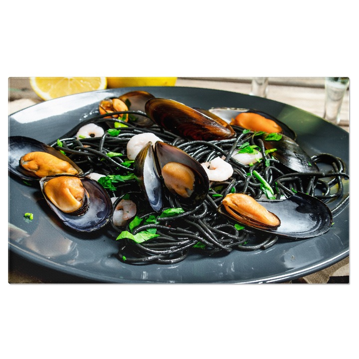 Tablou Canvas Paste Mediteraneene cu Chiflete Bucatarie Italiana Autentica, Pregatite cu Fructe de Mare Proaspete, Ierburi Aromate si Pasiune Culinare 40x25CM