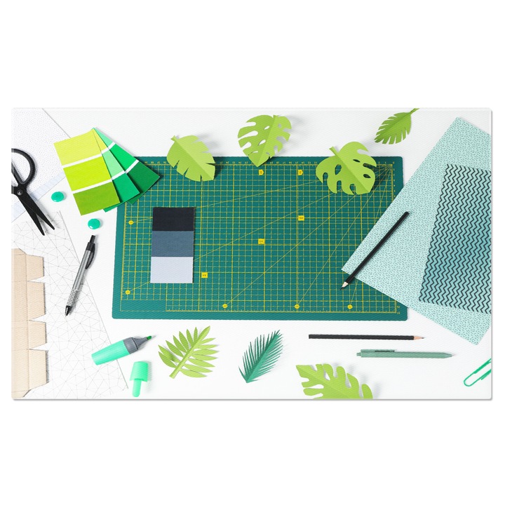 Tablou Canvas Accesorii patchwork pe fundal alb O prezentare creativa a elementelor necesare pentru creatia unor lucrari de patchwork. 70x50CM