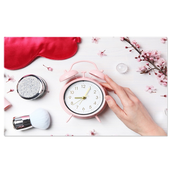 Tablou Canvas Ceas desteptator clasic roz cu accesorii de frumusete pentru femei, o combinatie eleganta pentru inceputul zilei 40x25CM