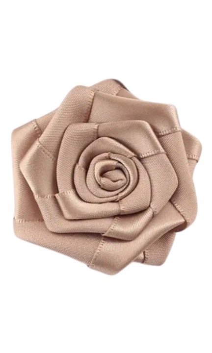 Brosa in forma de trandafir, ADM, textil, 4,8 cm x 4,8 cm, crem