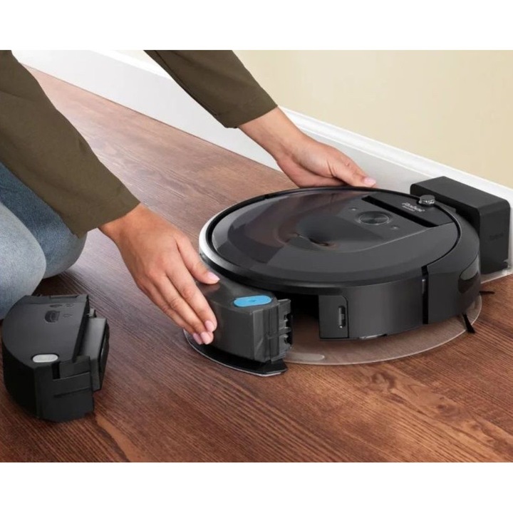 Прахосмукачка робот iRobot i8 Combo, за сухо и мокро почистване, черна