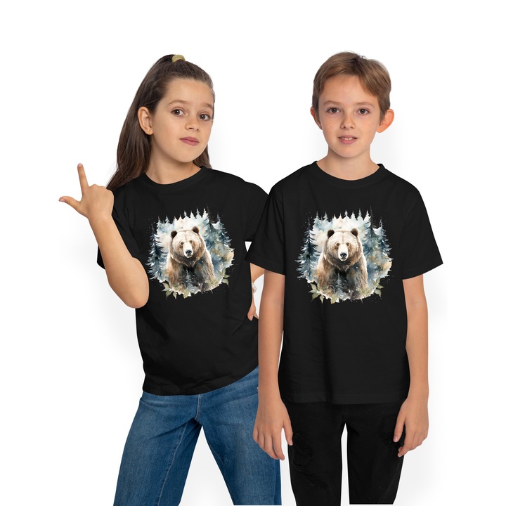 Tricou Copii cu un urs, ilustratie, in padure, brazi, natura, animal salbatic, putin speriat, Negru