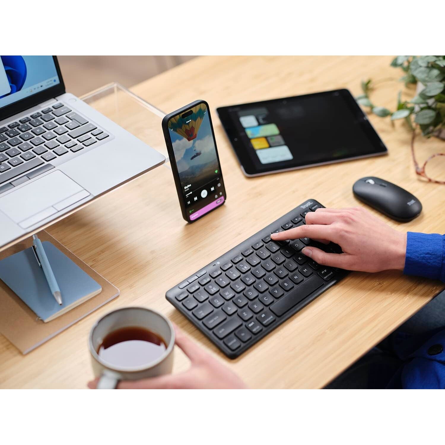 Tastiera Wireless Bluetooth Sottile Trust Per PC, Smart TV, Laptop, Tablet, Smartphone, Lingua Italiana. - Foto 1