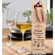 Cutie pentru sticla de vin, personalizata cu mesaJ standard pentru nas "Nasul nu imbatranete...doar ii creste valoarea!", mdf, model 1, dimensiune 37x10cm, maro