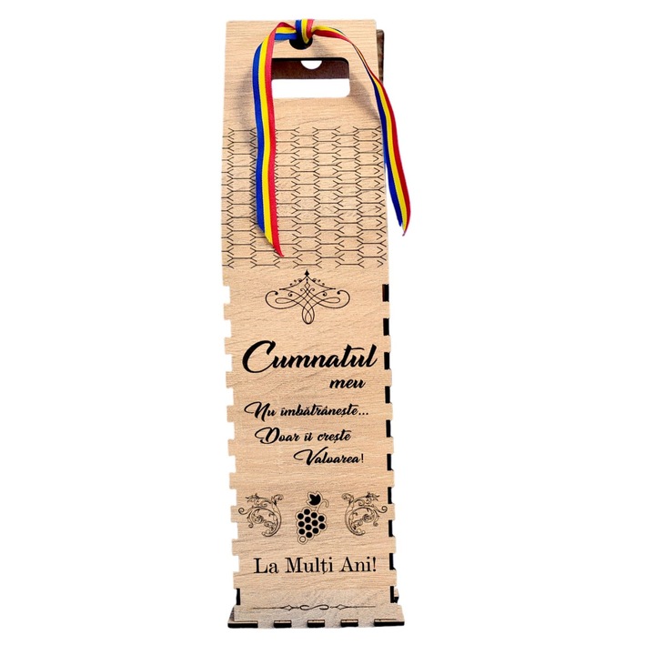 Cutie pentru sticla de vin, personalizata cu mesaJ standard pentru cumnat "Cumnatul nu imbatranete...doar ii creste valoarea!", mdf, model 1, dimensiune 37x10cm, maro