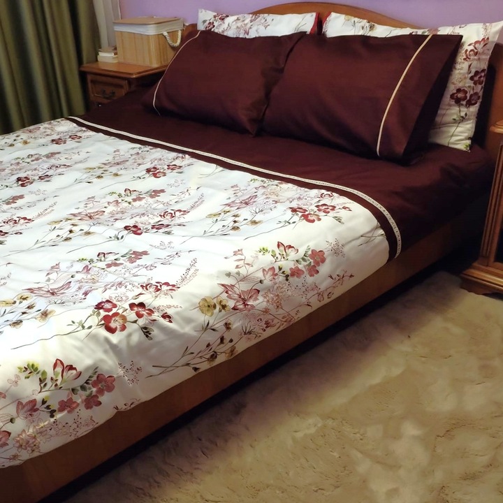 Комплект спално бельо за единично легло, Casa Bucuriei, модел Diana, 4 части, бордо, 100% сатениран памук, чаршаф с размери 160/250 см и плик за завивка 140/220 см