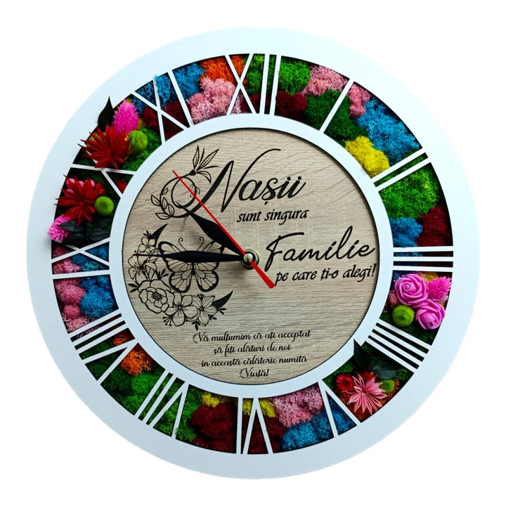 Ceas de perete decorat cu licheni naturali stabilizati, personalizat cu mesaj standard pentru nasi, "Nasii sunt singura familie pe care ti-o alegi!", 30cm, model 1, alb