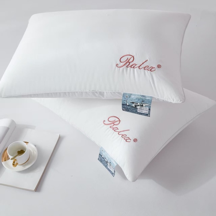 Perna umpluta cu puf de gasca + fibra 70 x 70 cm