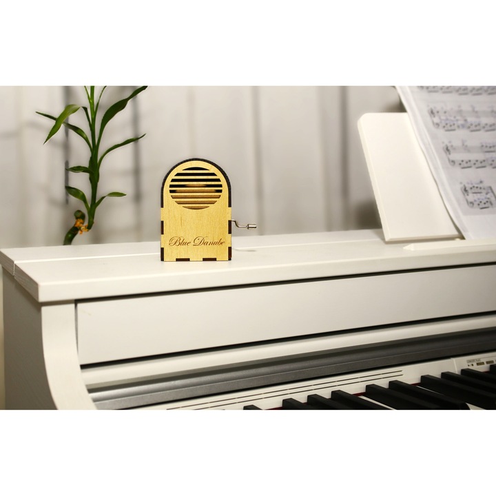 Cutie muzicala Blue Danube, din lemn, 7cmx4cmx10cm