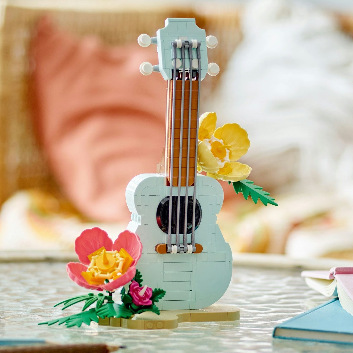 LEGO® Creator 3 in 1 - Ukulele Tropical 31156, 387 piese - eMAG.ro