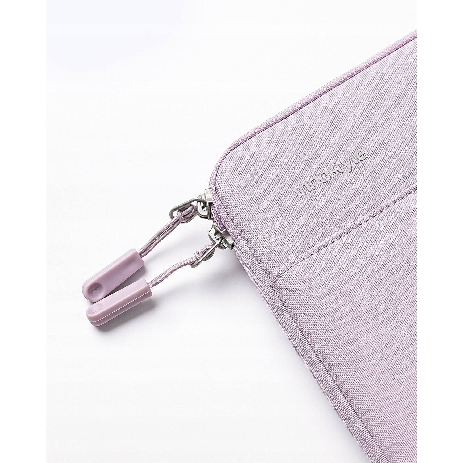 Geanta laptop Innostyle® OmniProtect Slim, impermeabila, pana la 14", protectie coltur ranforsate, buzunar extern cu acces rapid, ultra usoara (300g), compartiment captusit pentru laptop, violet