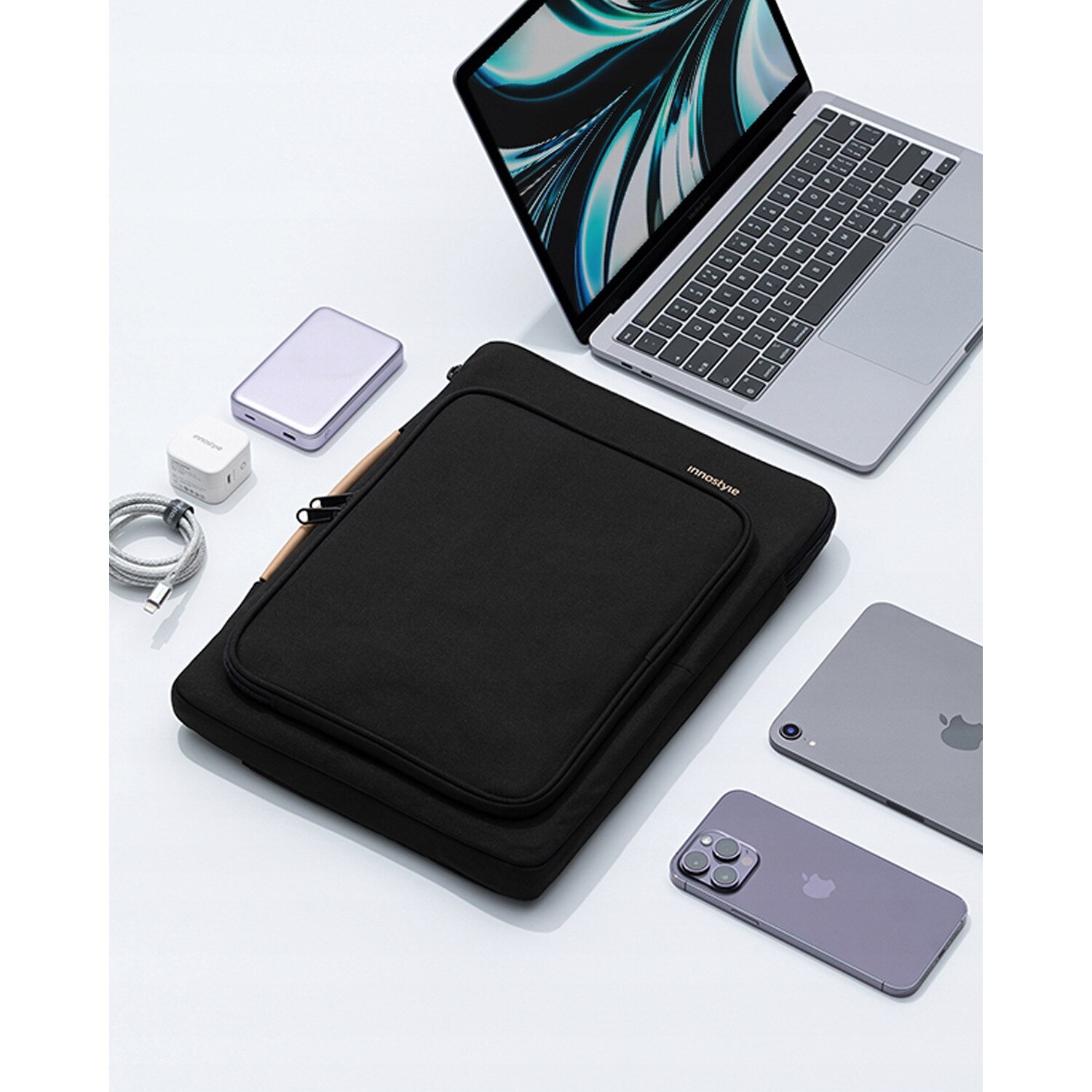 Geanta laptop Innostyle® impermeabila OmniProtect®, dimensiuni externe 39x28x5cm, interne 37x26x3cm, pentru laptopuri de 16" si 15,6", fermoare YKK, colturi ranforsate, usoara (480g), neagra