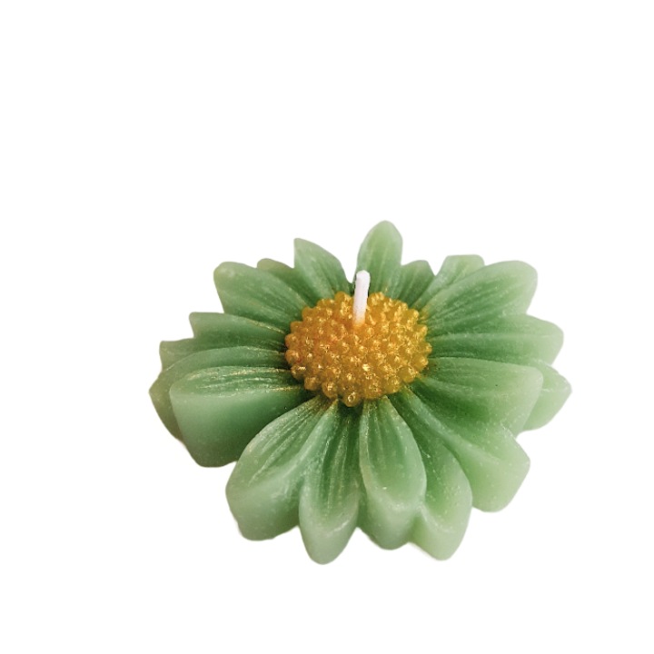 Lumanare margareta verde cu galben, realizata manual din ceara naturala de soia