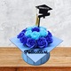 Aranjament toca absolvire - cu topper, decorat cu flori de sapun albastru-albastru intens, din lemn, 22x22x17 cm, cutie albastra