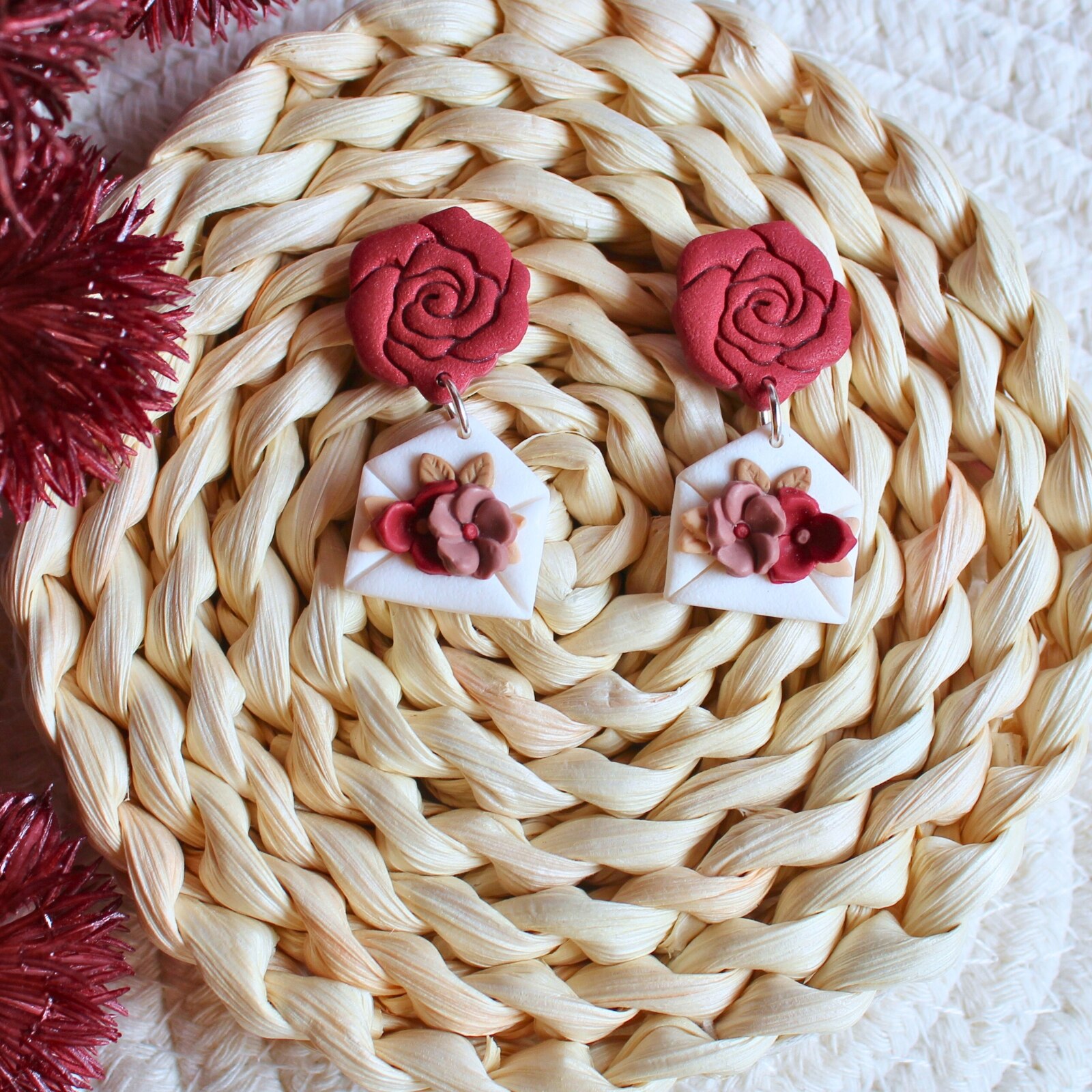 Cercei Handmade - Plic cu Flori - Lut Polimeric, Visiniu, Pin de ...