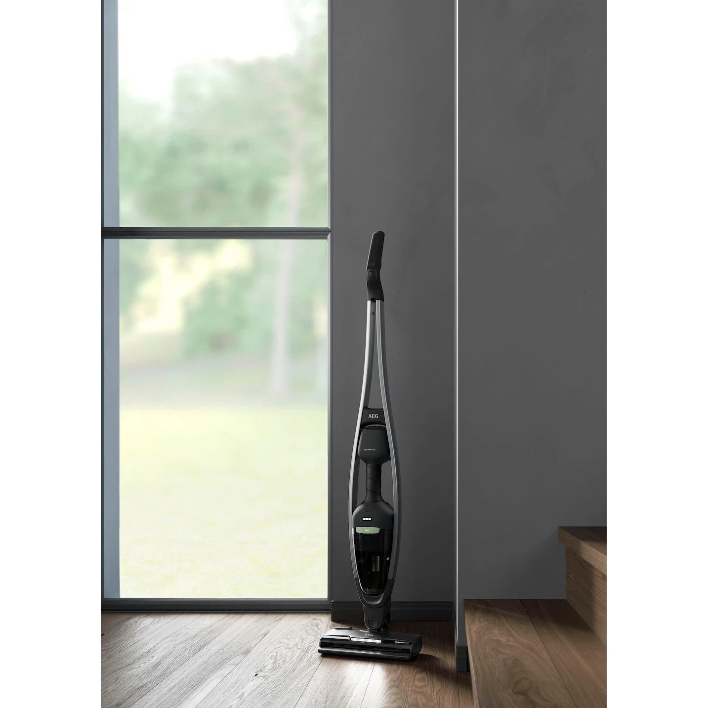 Aspirator Vertical AEG AS62B25OKO Öko 6000, 40 Min, 25.2 V, 0.3 Litri, Negru