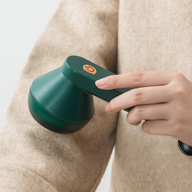 Aparat Pentru Curatat Scame, Par Si Praf, Cyrax, Pentru Diferite Tipuri De Material, Cu Lame Din Otel Inoxidabil, Incarcare Prin USB Type-C, Cu Perie De Curatare si Cablu USB Incluse, Verde, 135 x 75 mm