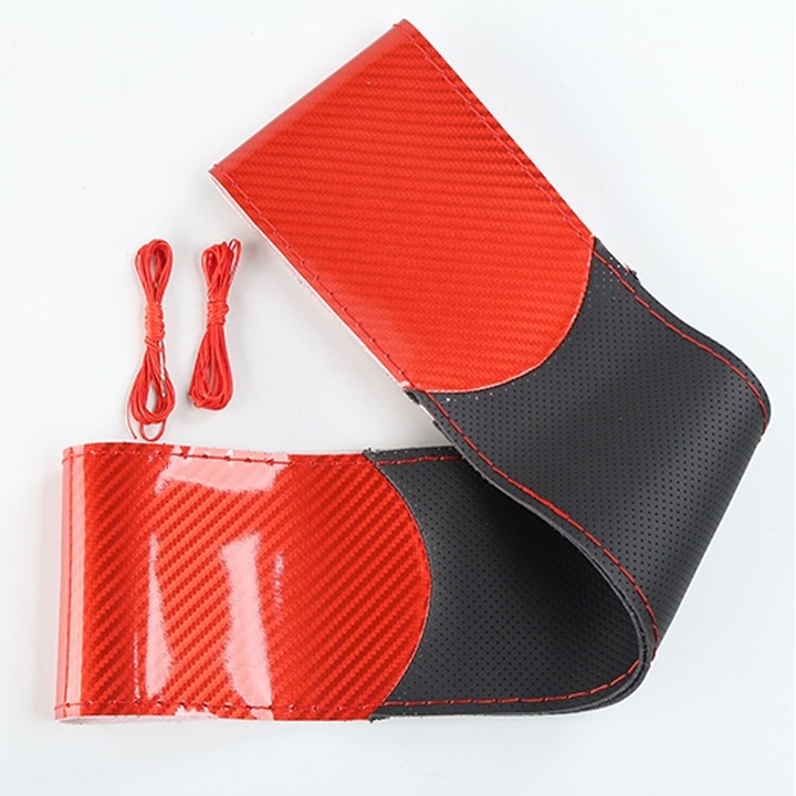 Szintetikus bőr tű és menetes kormánykerék burkolat M-es lyukakkal, karbon színű piros és piros varrással