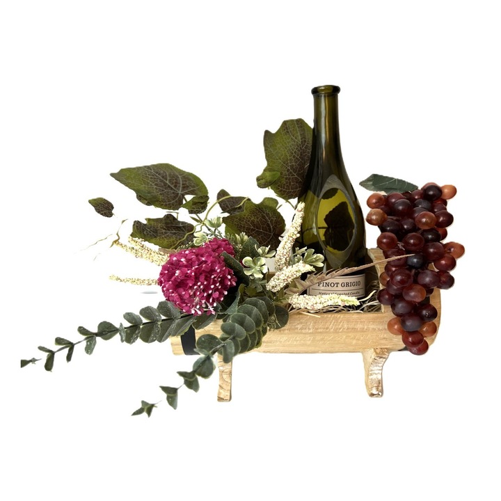 Set cadou “In Vino Veritas” cu suport sticle de vin, lumanare parfumata, buchet flori artificiale, buchet artificial frunze vita de vie, strugure artificial rosu