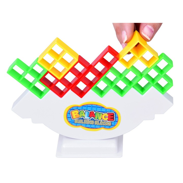 Egyensúlyozó 3D Tetris torony kártyákkal