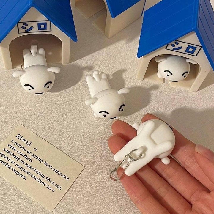 Kulcstartó tartóval, kiskutya kivitelű, ABS, tarka, 6x4,5x7cm