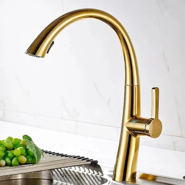 Zena konyhai csaptelep, kihúzható zuhanyzóval, kerámiapatron, szaniterréz, fényes arany