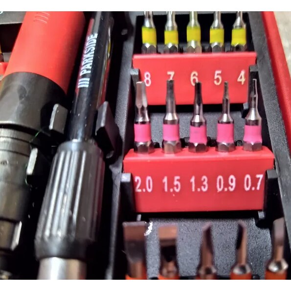 Set surubenita de precizie cu 40 piese - eMAG.ro